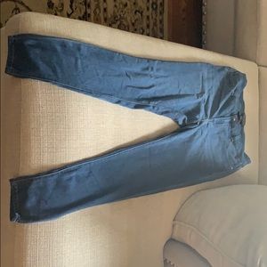 Never worn, soft and stretchy Forever21 jeans!